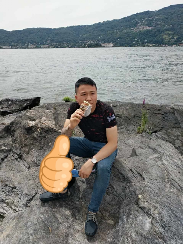 绚烂背后的平淡的第一张照片--上杭婚介网