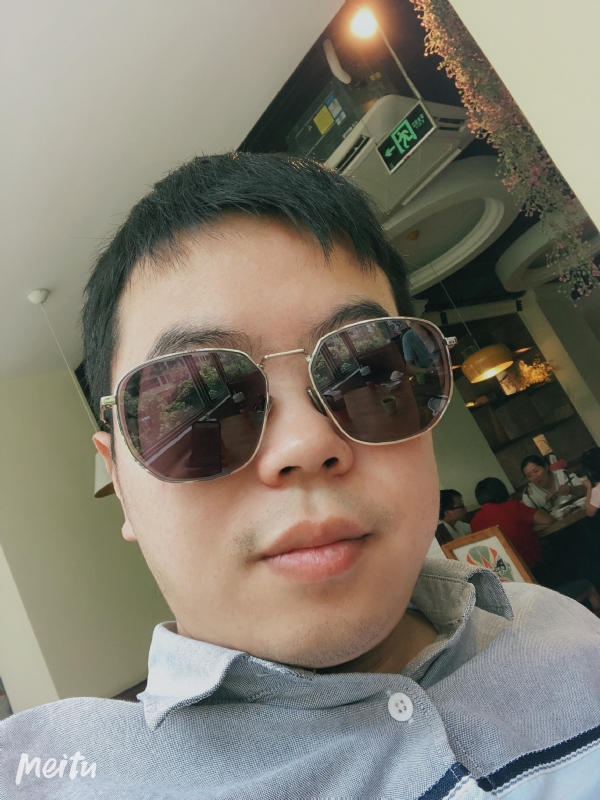 月台等路人的第一张照片--上杭婚介网