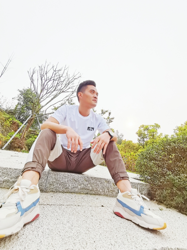 一个人，干净利落的第一张照片--上杭婚介网