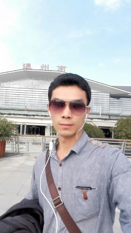 错把真心喂了狗的第三张照片--上杭婚介网