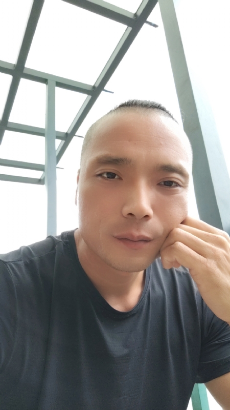伯爵的第三张照片--上杭婚介网
