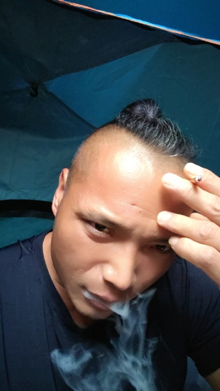 伯爵的第四张照片--上杭婚介网
