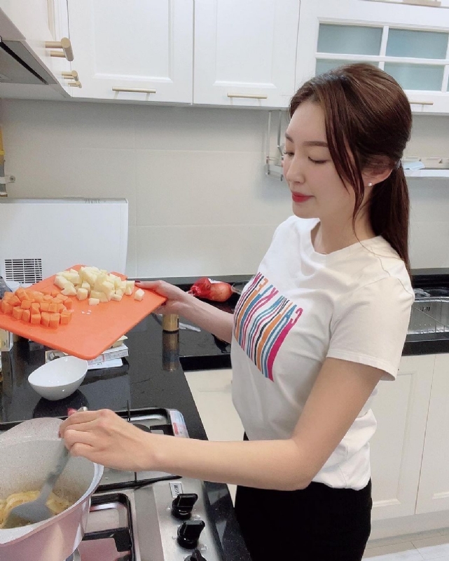 陈艾的第一张照片--上杭婚介网
